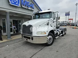 2014 MACK CXU613