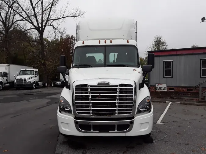 2018 FREIGHTLINER/MERCEDES CASCADIA 113