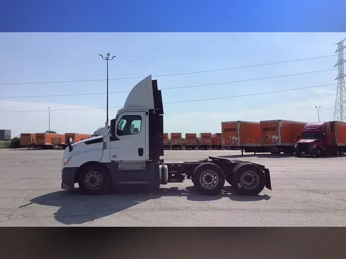 2020 Freightliner Cascadia 126