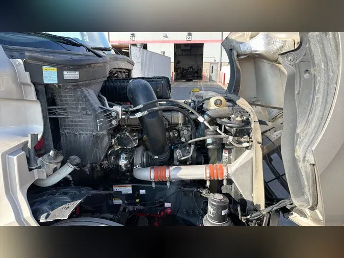 2023 Freightliner Cascadia 126