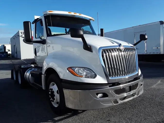 2019 NAVISTAR INTERNATIONAL LT625 DAYCAB T/A