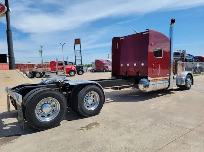 2022 Peterbilt 389