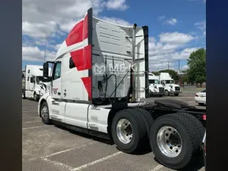 2023 VOLVO VNL64T760