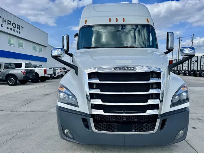 2018 Freightliner Cascadia 126