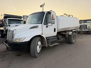 2004 INTERNATIONAL DURASTAR 4300