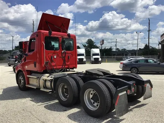 2020 FREIGHTLINER CASCADIA