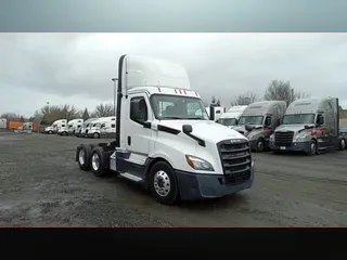 2020 Freightliner Cascadia 126
