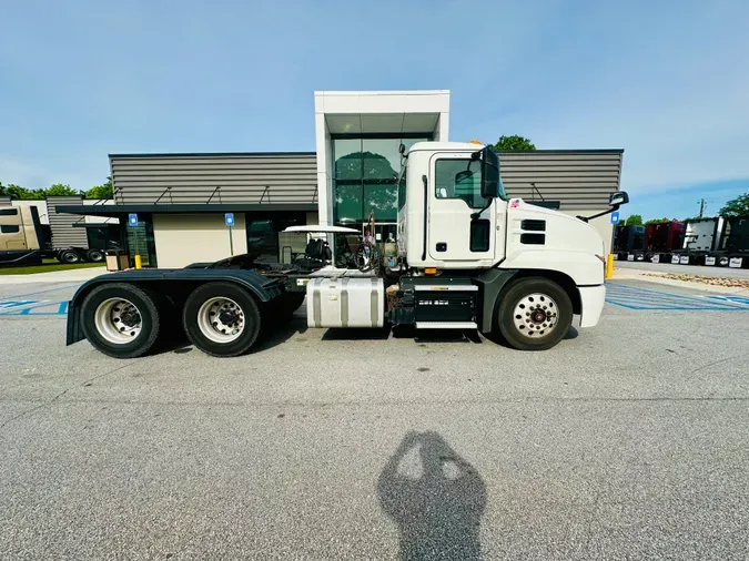 2020 Mack ANTHEM 64T