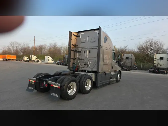 2024 Freightliner Cascadia 126