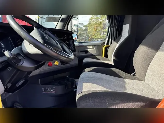 2022 FREIGHTLINER CA126