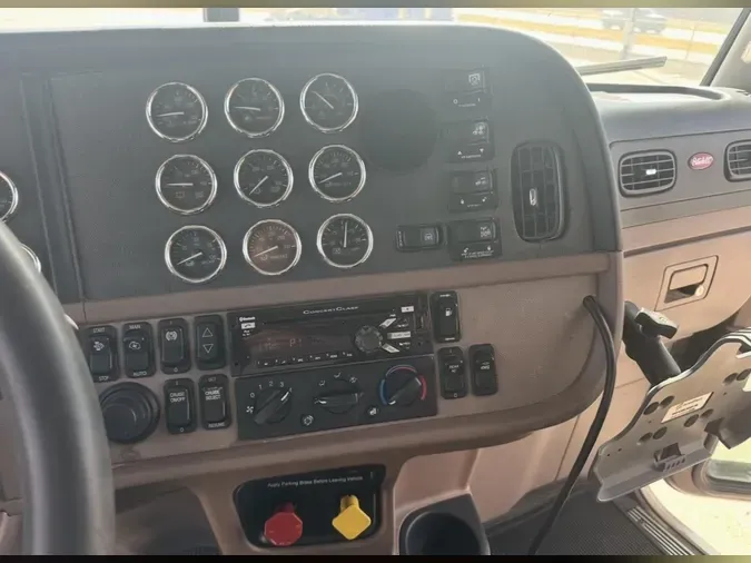 2015 Peterbilt 3893a1d32558f4f3e446b463e07316f17d5