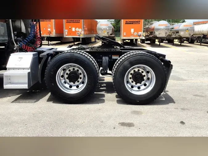 2020 Freightliner Cascadia 126