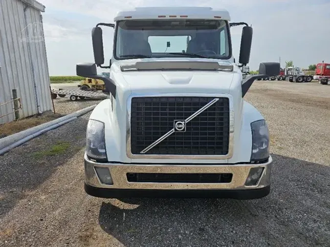 2017 VOLVO VNL64T300