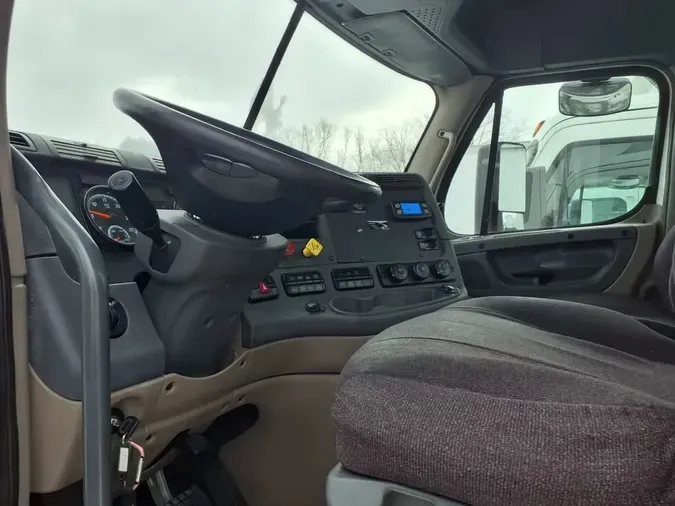 2018 FREIGHTLINER/MERCEDES CASCADIA 125