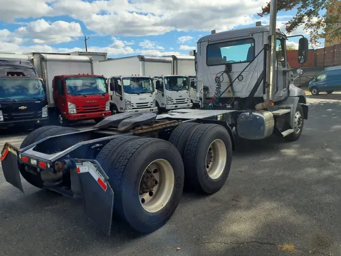 2017 MACK TRUCKS, INC. CXU600