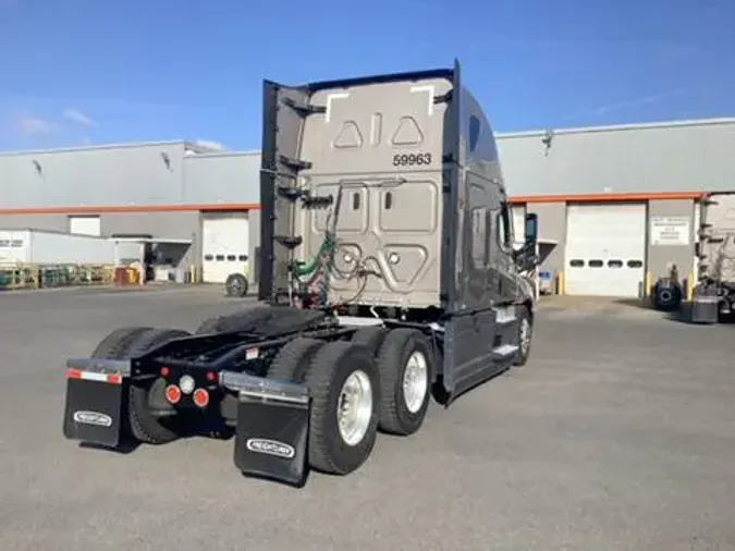 2023 Freightliner Cascadia