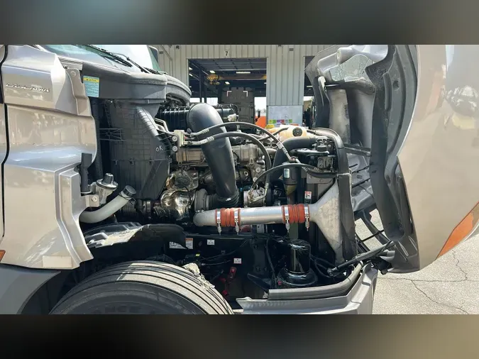 2022 Freightliner Cascadia 126