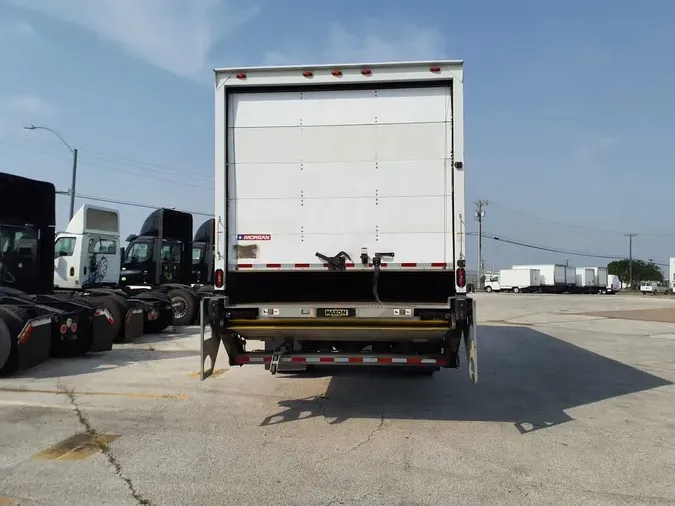 2018 FREIGHTLINER M2 106