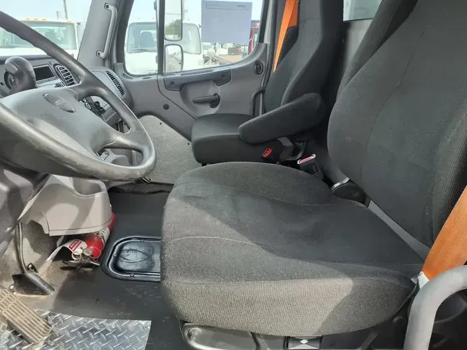 2020 FREIGHTLINER/MERCEDES M2 1063a32d69ed12180cb1f539e2320955296