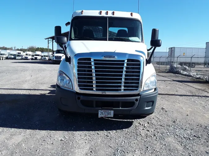 2017 FREIGHTLINER/MERCEDES CASCADIA 113