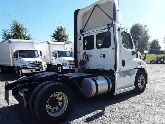 2018 FREIGHTLINER/MERCEDES CASCADIA 113