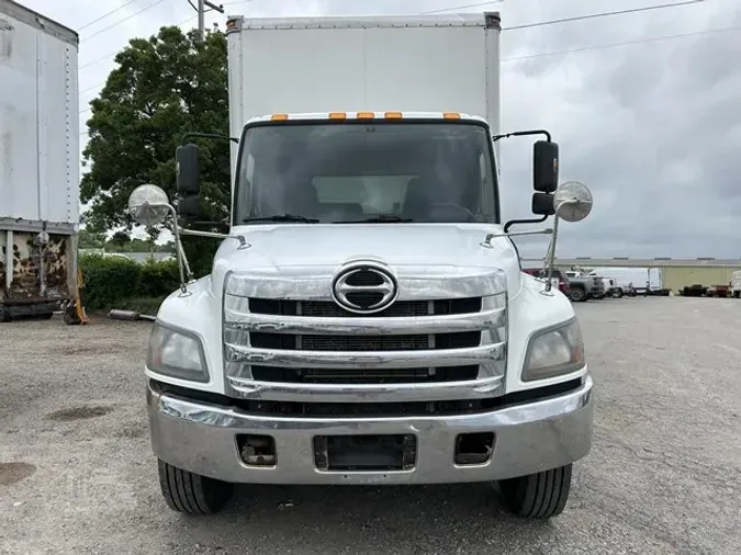 2017 HINO 268