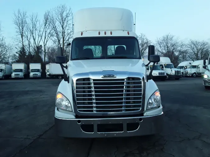 2018 FREIGHTLINER/MERCEDES CASCADIA 125