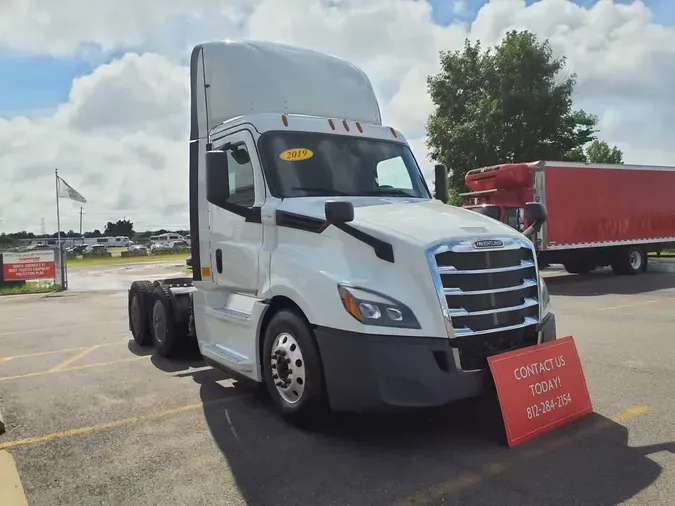 2019 FREIGHTLINER NEW CASCADIA PX12664