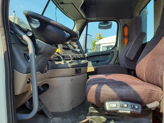 2019 FREIGHTLINER/MERCEDES CASCADIA 1253a433697ef10a76b426fb673f5f8e4bf