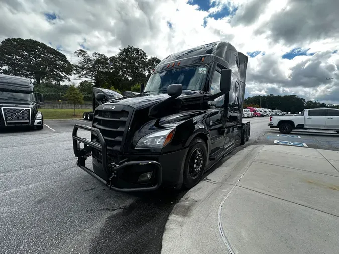 2021 FREIGHTLINER CASCADIA 126