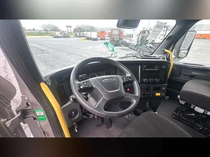 2025 Freightliner Cascadia 126