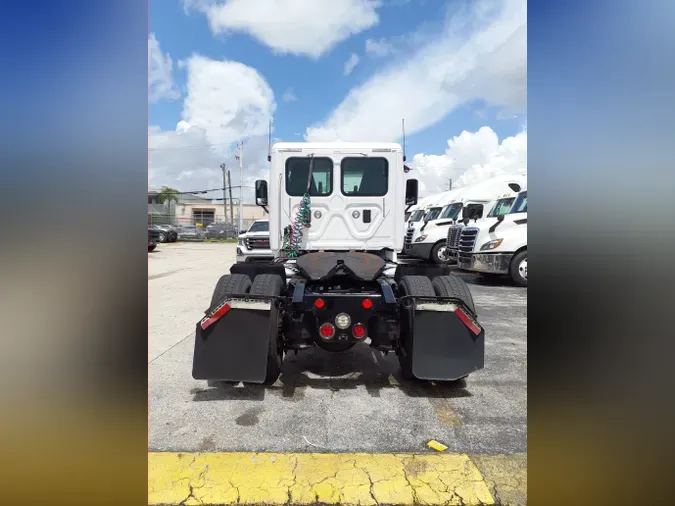 2016 FREIGHTLINER/MERCEDES CASCADIA 113