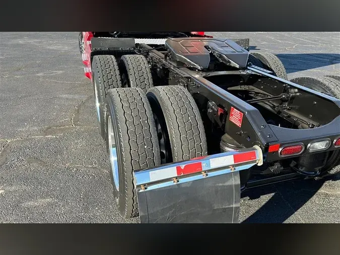 2022 VOLVO VNL64T3003a4e41bf604a82b410b409bae6983221