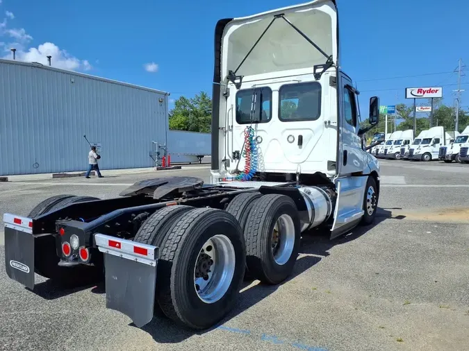 2023 FREIGHTLINER/MERCEDES NEW CASCADIA PX126643a530f95c3622934c917a3d1619da516