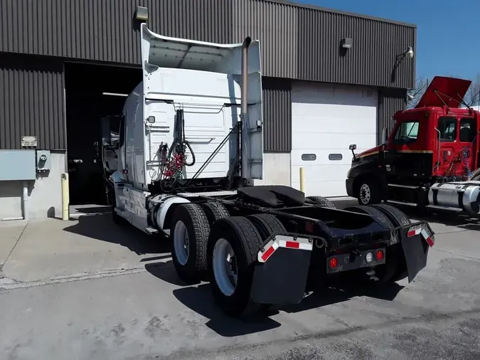 2020 VOLVO VNR64T-640