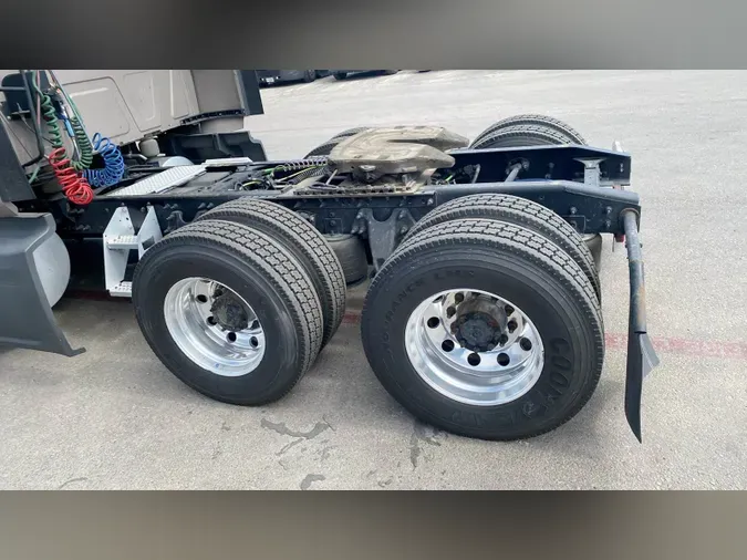 2022 International LT