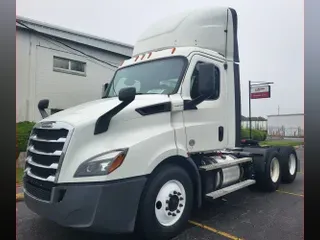 2019 FREIGHTLINER NEW CASCADIA 116