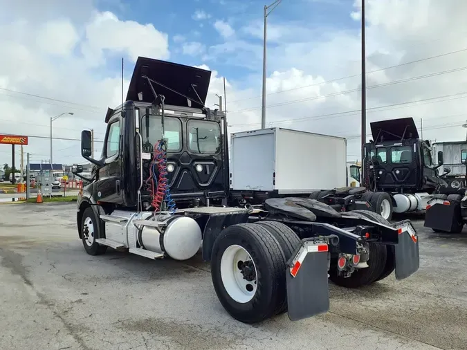 2020 FREIGHTLINER/MERCEDES NEW CASCADIA 126