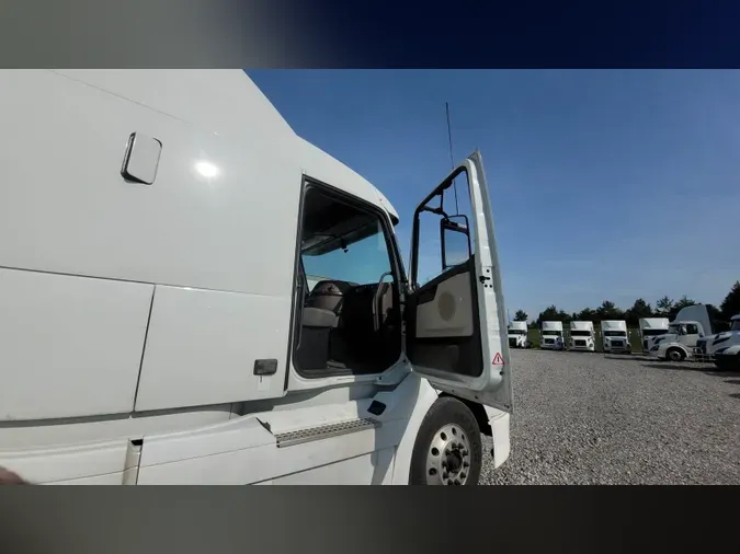 2018 Volvo VNL 740