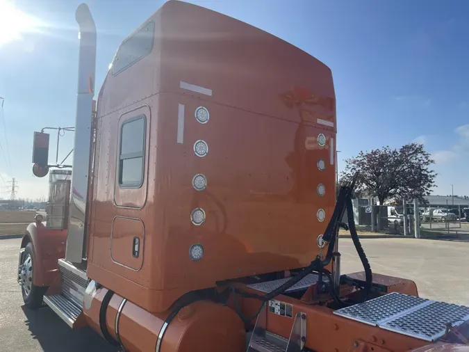 2022 Kenworth W900L