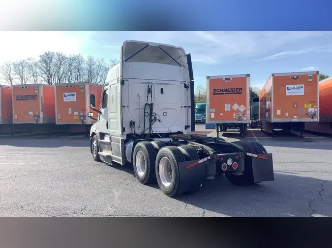 2021 Freightliner Cascadia 126