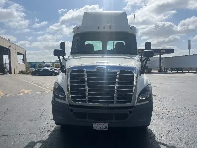 2016 FREIGHTLINER X12564ST