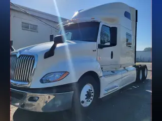 2020 NAVISTAR INTERNATIONAL LT625 SLPR CAB