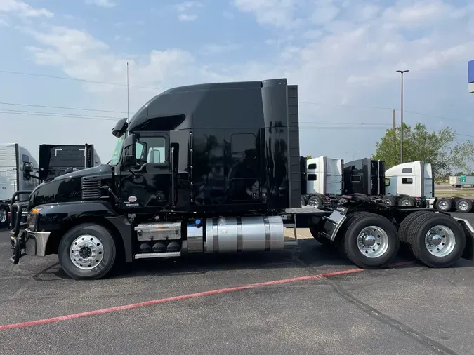 2025 MACK AN64T70