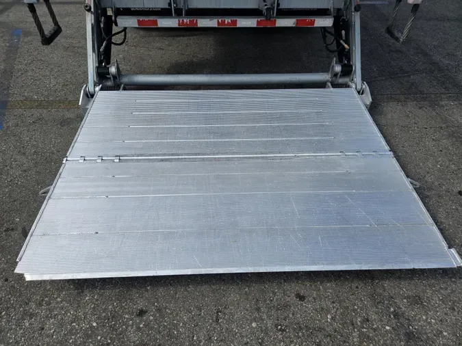 2019 Freightliner Business Class M2 106