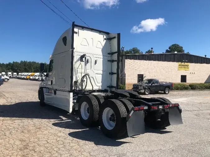 2018 Freightliner X12564ST