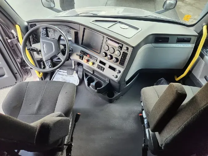 2022 FREIGHTLINER Cascadia 126