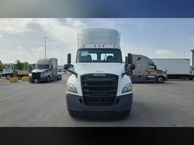 2019 Freightliner Cascadia 126