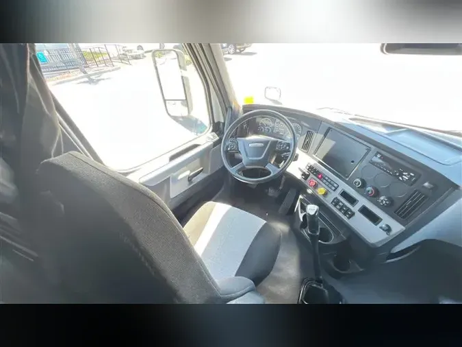 2021 FREIGHTLINER CA126