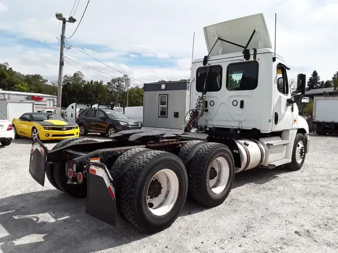 2020 FREIGHTLINER/MERCEDES CASCADIA 125